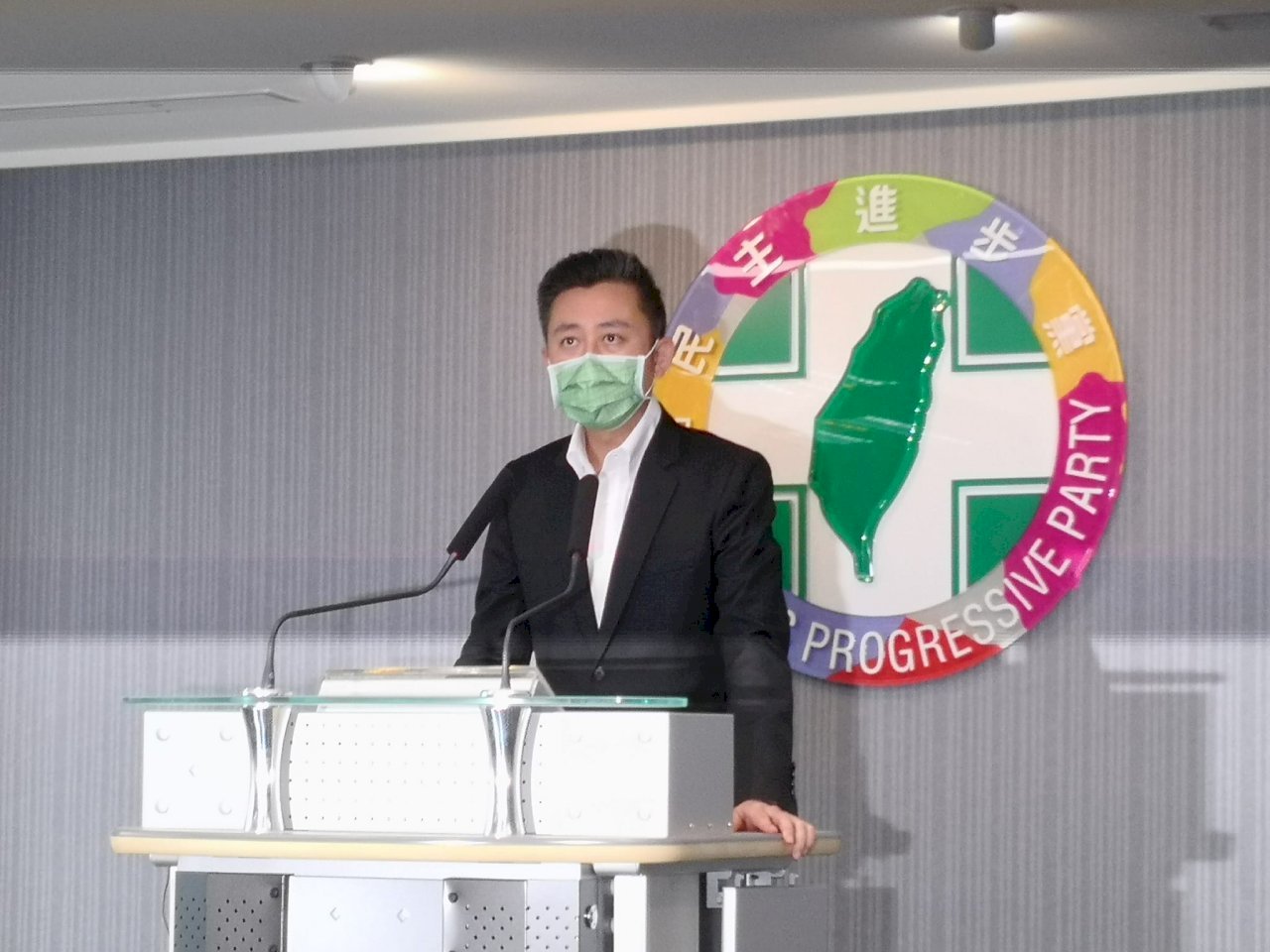 Lin Chih-chien retira su candidatura a la alcaldía de Taoyuan tras el escándalo de su plagio