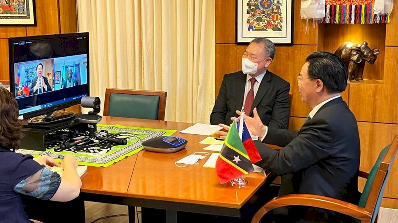 Joseph Wu trata de futura cooperación con su homólogo sancristobaleño