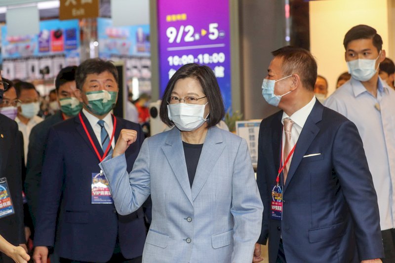 Tsai Ing-wen anima a adquirir electrodomésticos nuevos con características de alto ahorro energético