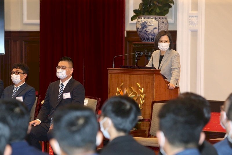 Tsai Ing-wen recibe a la Federación Internacional de Jóvenes Líderes y Empresarios