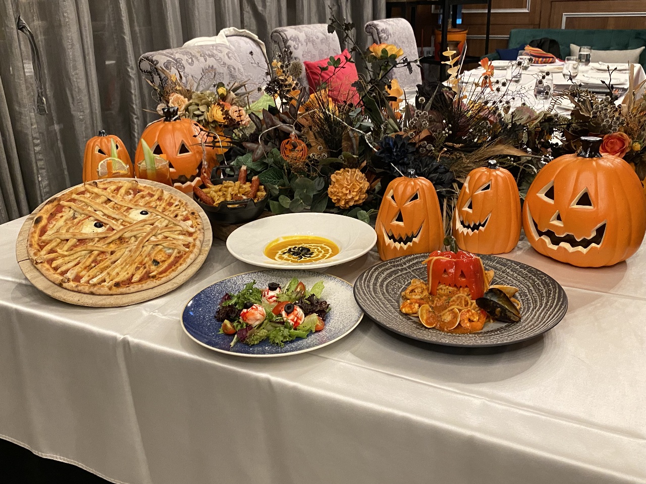 Atrapar a las estrellas de Halloween en Taipéi 101