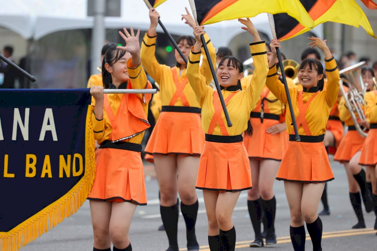 El torbellino anaranjado: la banda de música de la Escuela Secundaria Tachibana de Kioto
