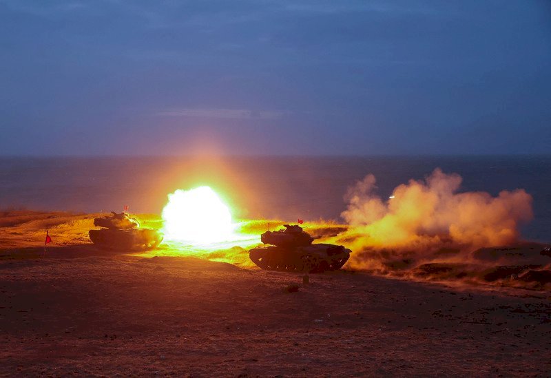 El ejército lleva a cabo ejercicios mensuales de fuego real en Penghu