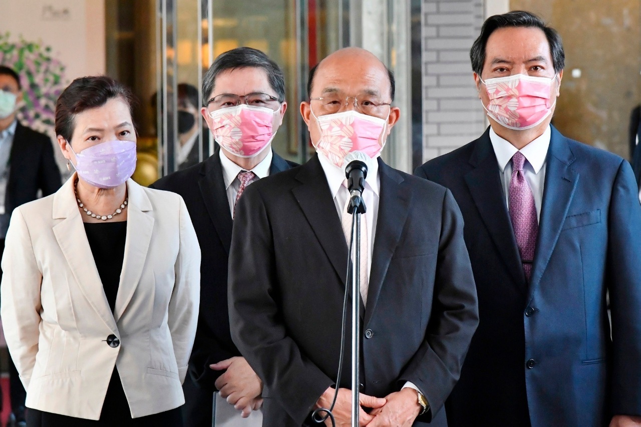 Su Tseng-chang defiende la decisión de la presidenta de mantenerle como primer ministro