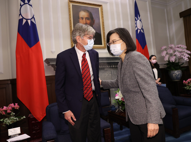 Tsai Ing-wen agradece a EE. UU. la venta de armas y pide más cooperación