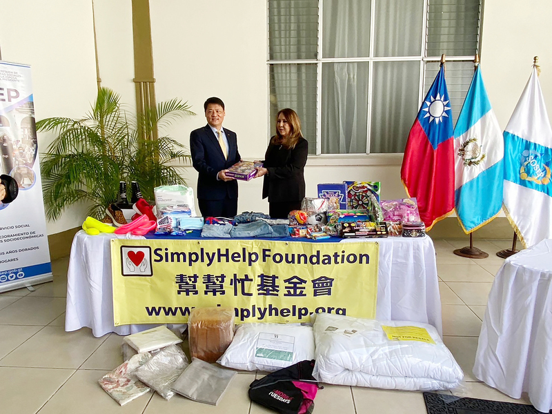 Expatriados taiwaneses en EE.UU. realizan donaciones a Guatemala ante la llegada de Navidad