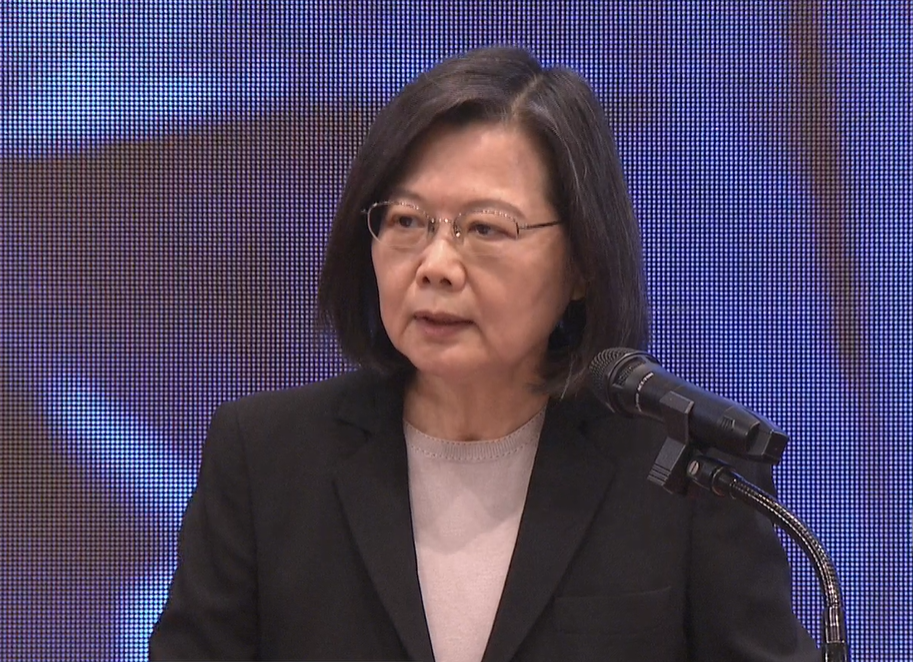 Tsai Ing-wen explica a la ciudadanía los detalles de la reforma y extensión del servicio militar obligatorio