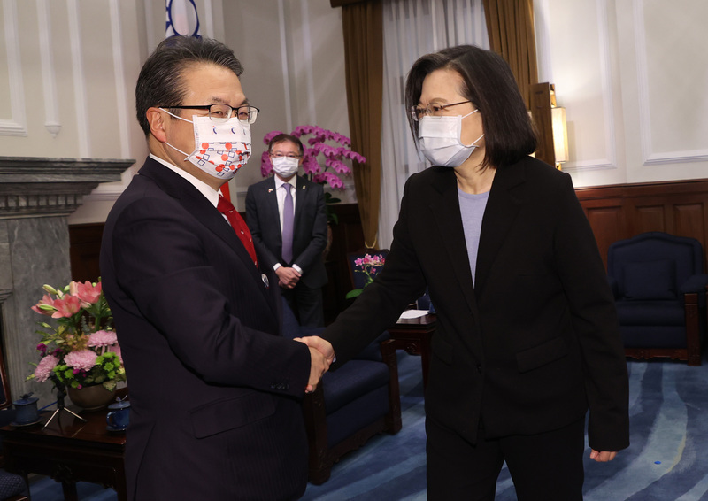 Senador japonés Seko Hiroshige y delegación acompañante se reúnen con la presidenta Tsai Ing-wen