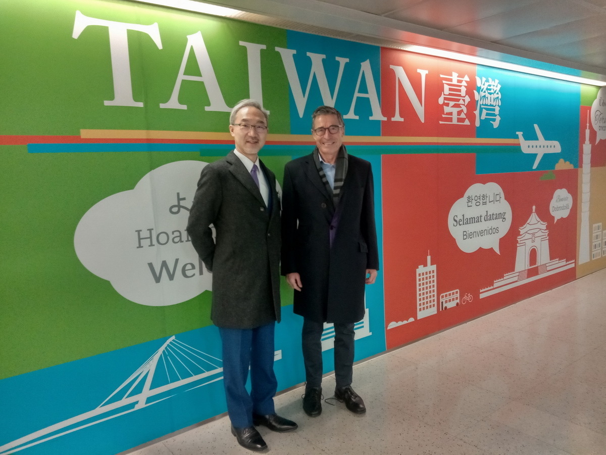 El exsecretario general de la OTAN Anders Rasmussen llega de visita a Taiwán