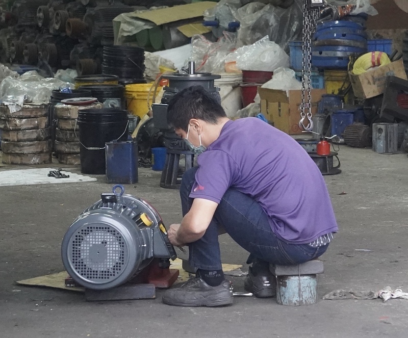 El sector manufacturero se recupera ligeramente pero sigue en nivel de “depresión”