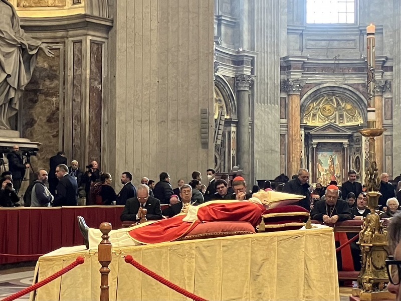El exvicepresidente Chen Chien-jen acude al funeral de Benedicto XVI
