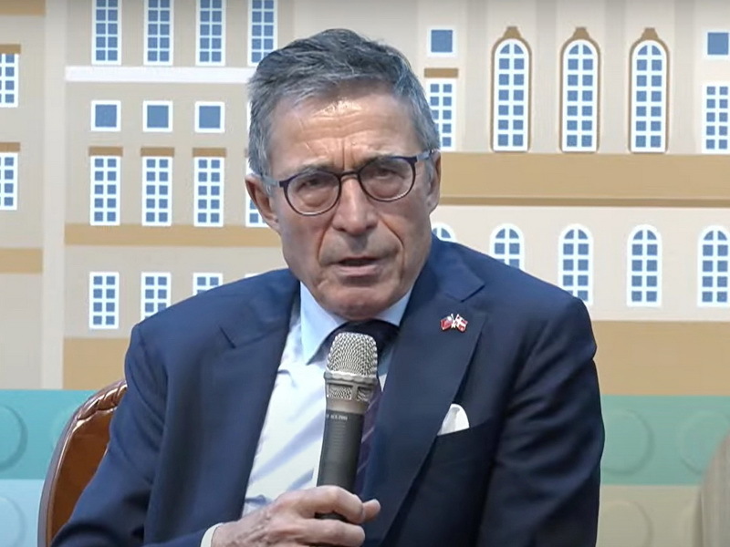 Exsecretario general de la OTAN Rasmussen elogia la extensión del servicio militar