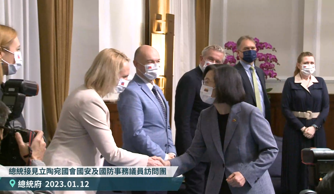 Tsai Ing-wen recibe a diputados lituanos y aboga por el fortalecimiento de la unión de democracias