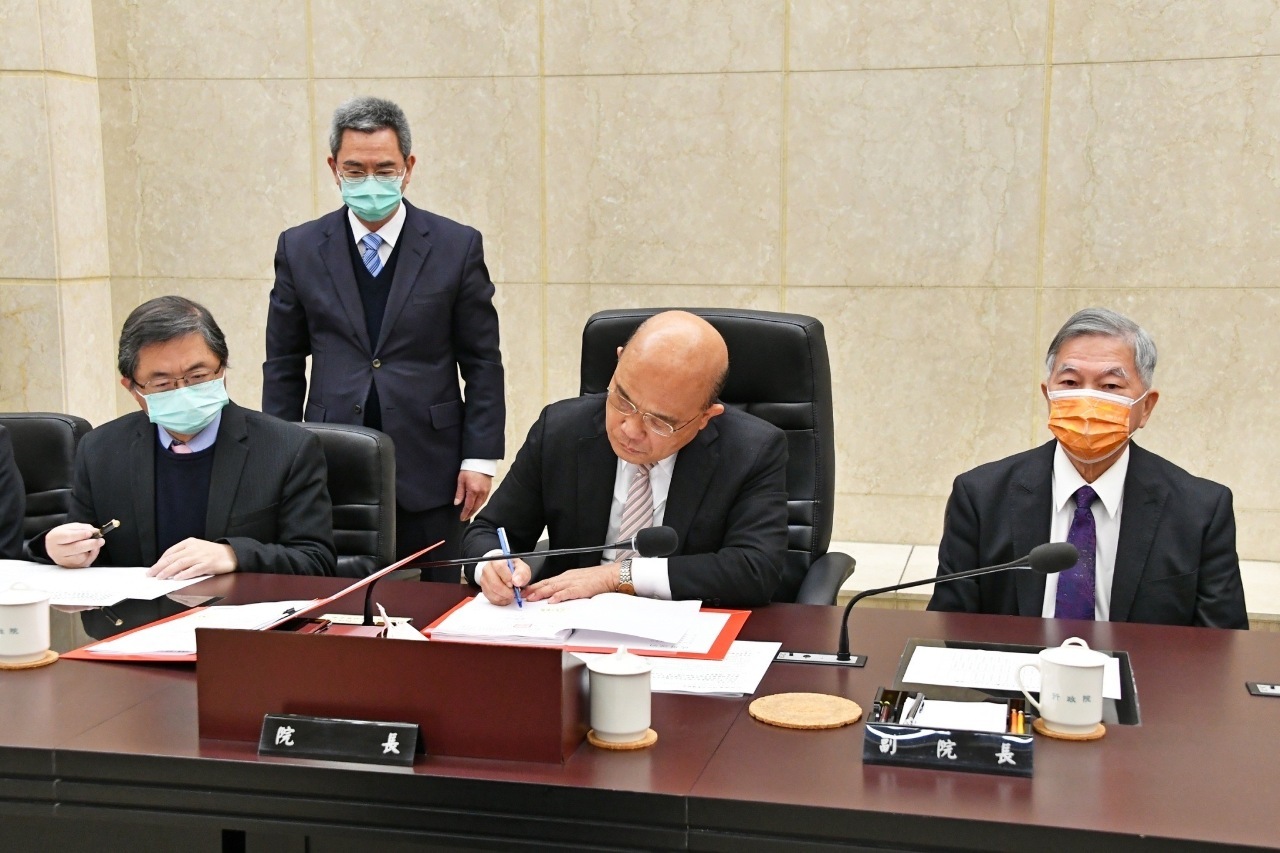 Su Tseng-chang se despide de su gabinete