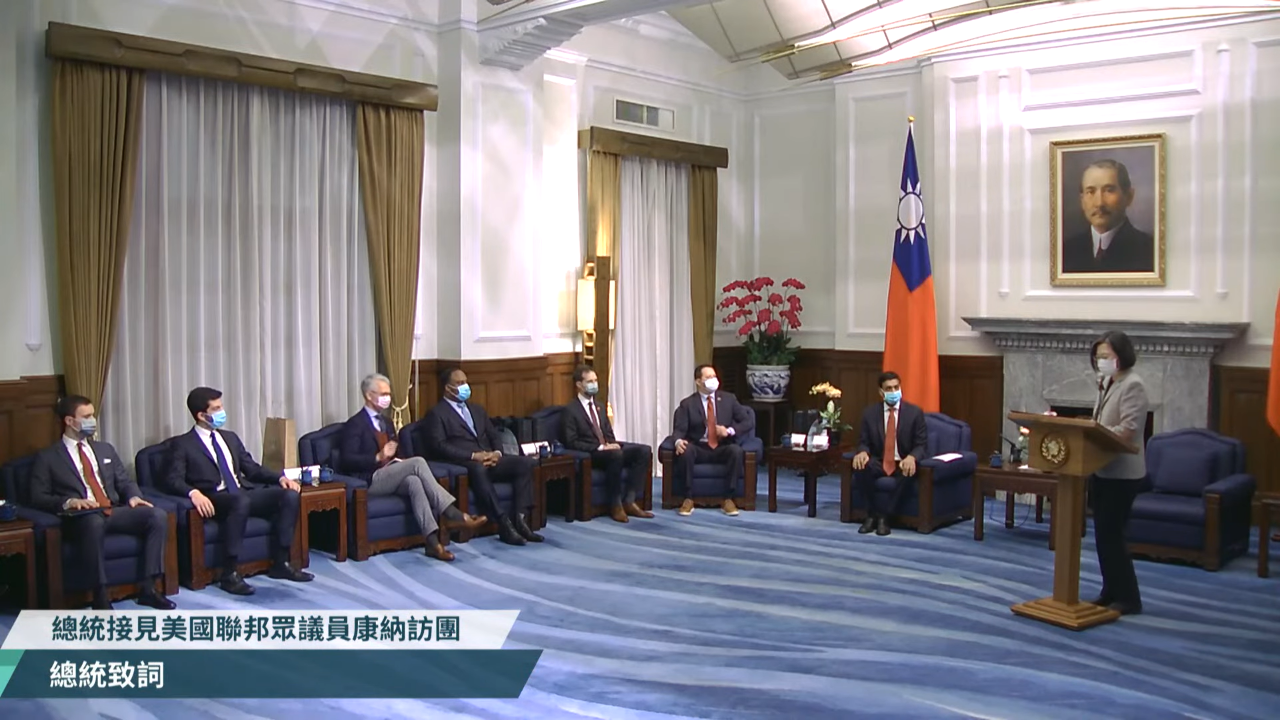 Tsai Ing-wen recibe a congresistas estadounidenses en la Oficina Presidencial