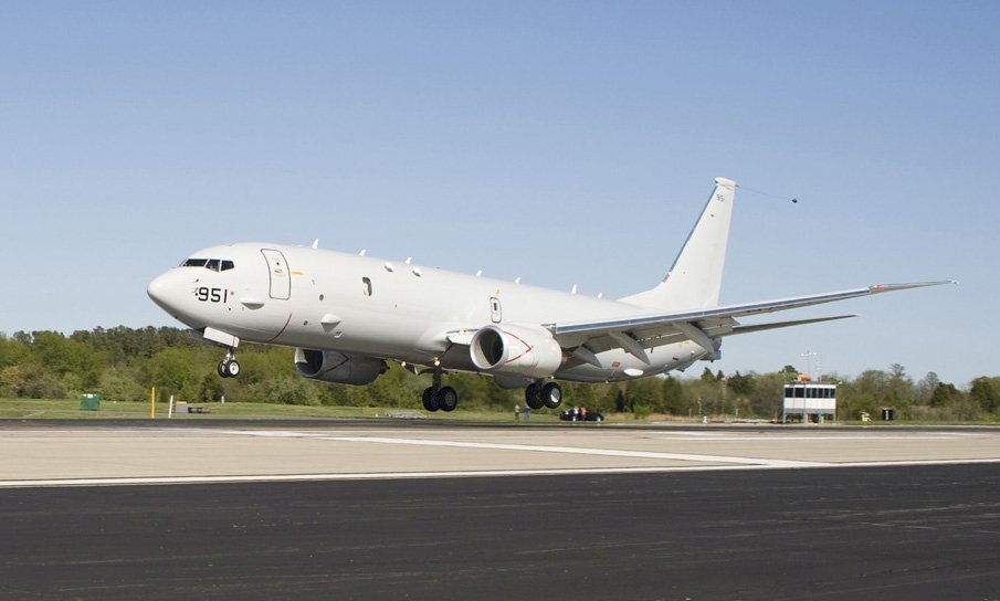 Avión militar multitarea de EE. UU. atraviesa el estrecho de Taiwán