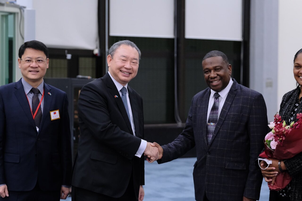 Ministro de Exteriores santalucense está de visita oficial en Taiwán