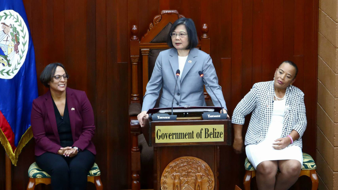 Tsai Ing-wen pronuncia un discurso en el parlamento de Belice