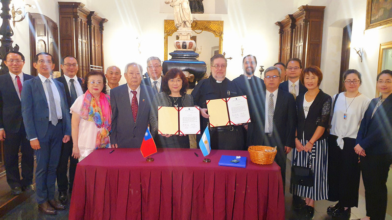 Taiwán hace una donación para la restauración de la Catedral de Buenos Aires