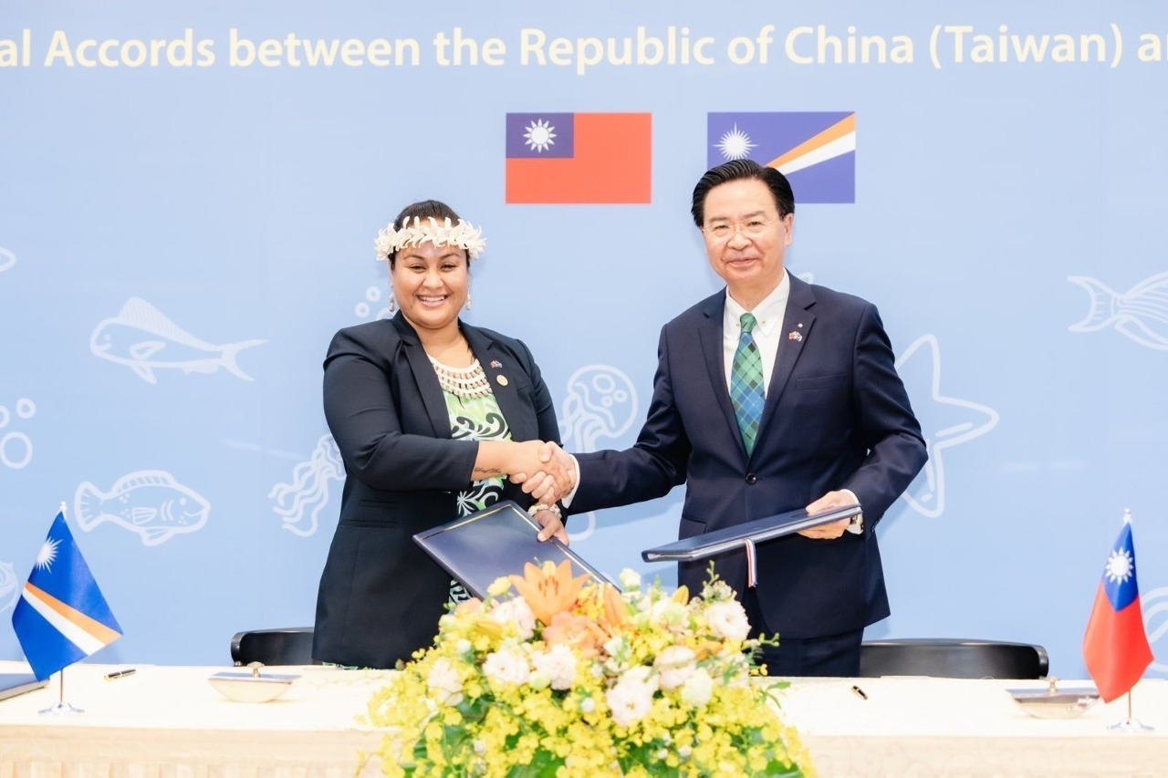Taiwán e Islas Marshall firman un MOU para fortalecer la cooperación diplomática y sobre el cambio climático