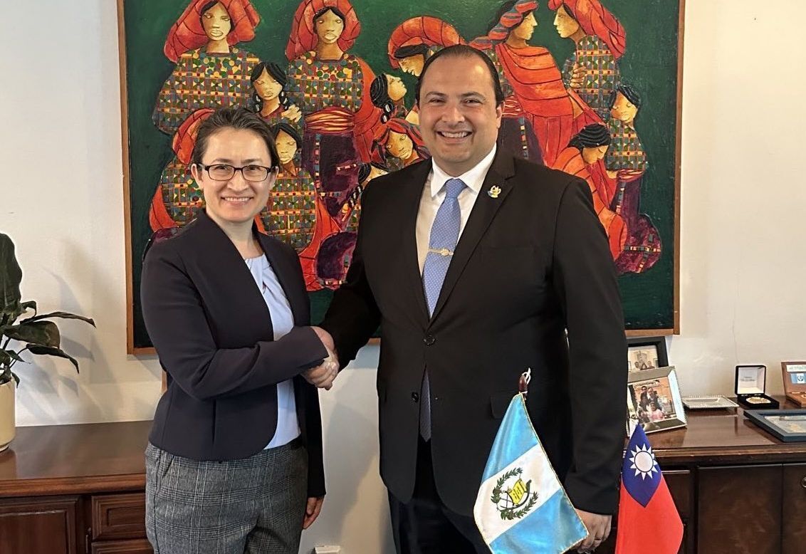 Hsiao Bi-khim se reúne con el ministro de Exteriores de Guatemala en Washington