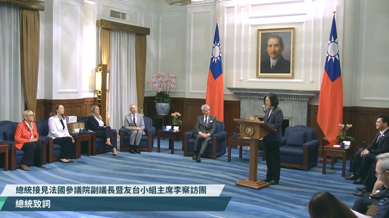 Tsai Ing-wen recibe a una delegación del senado francés