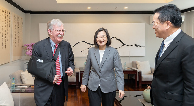 La presidenta Tsai y el vicepresidente Lai reciben al exasesor de la Casa Blanca John Bolton