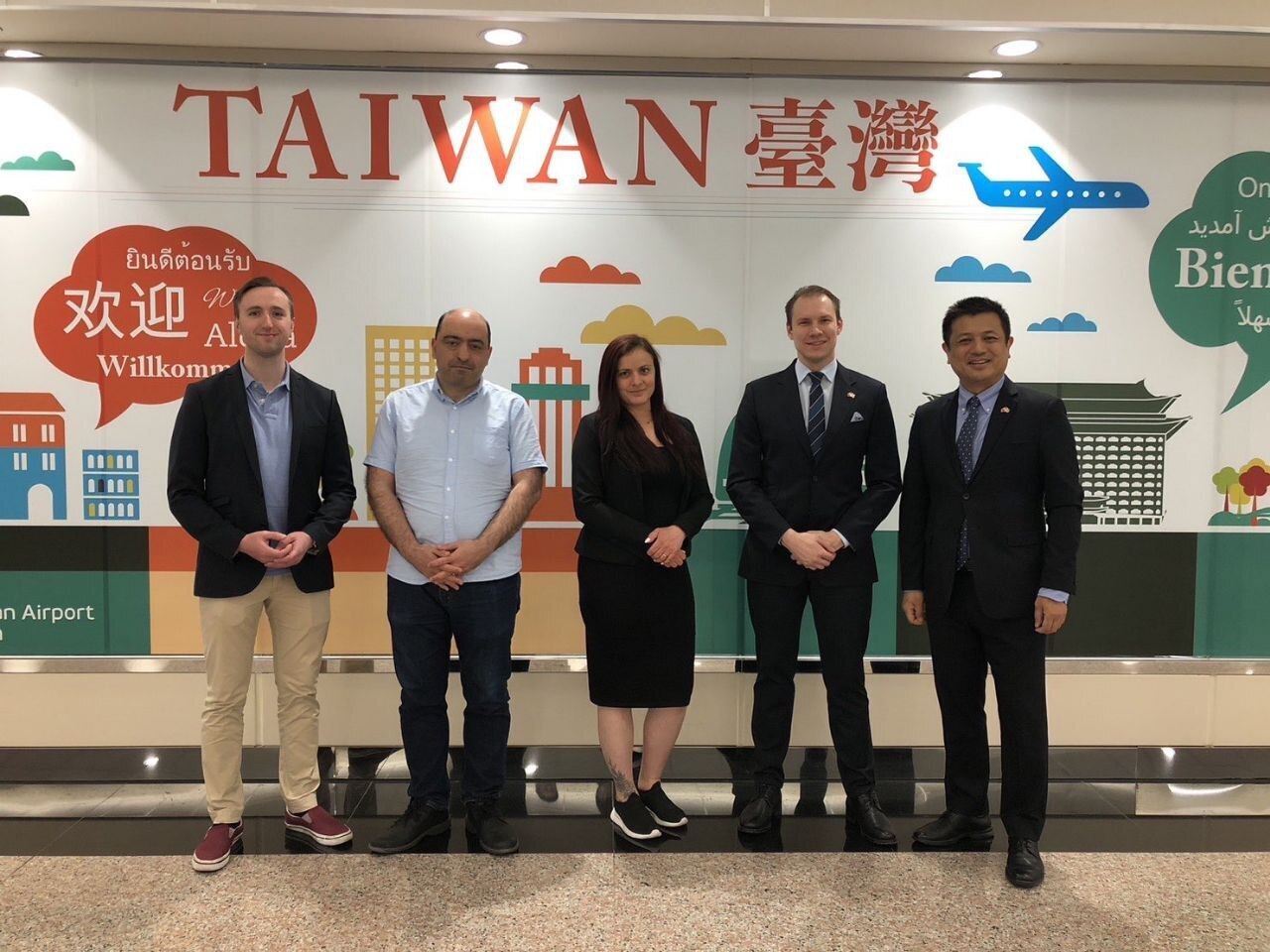 Diputados suecos llegan a Taiwán y se entrevistarán con la presidenta Tsai Ing-wen