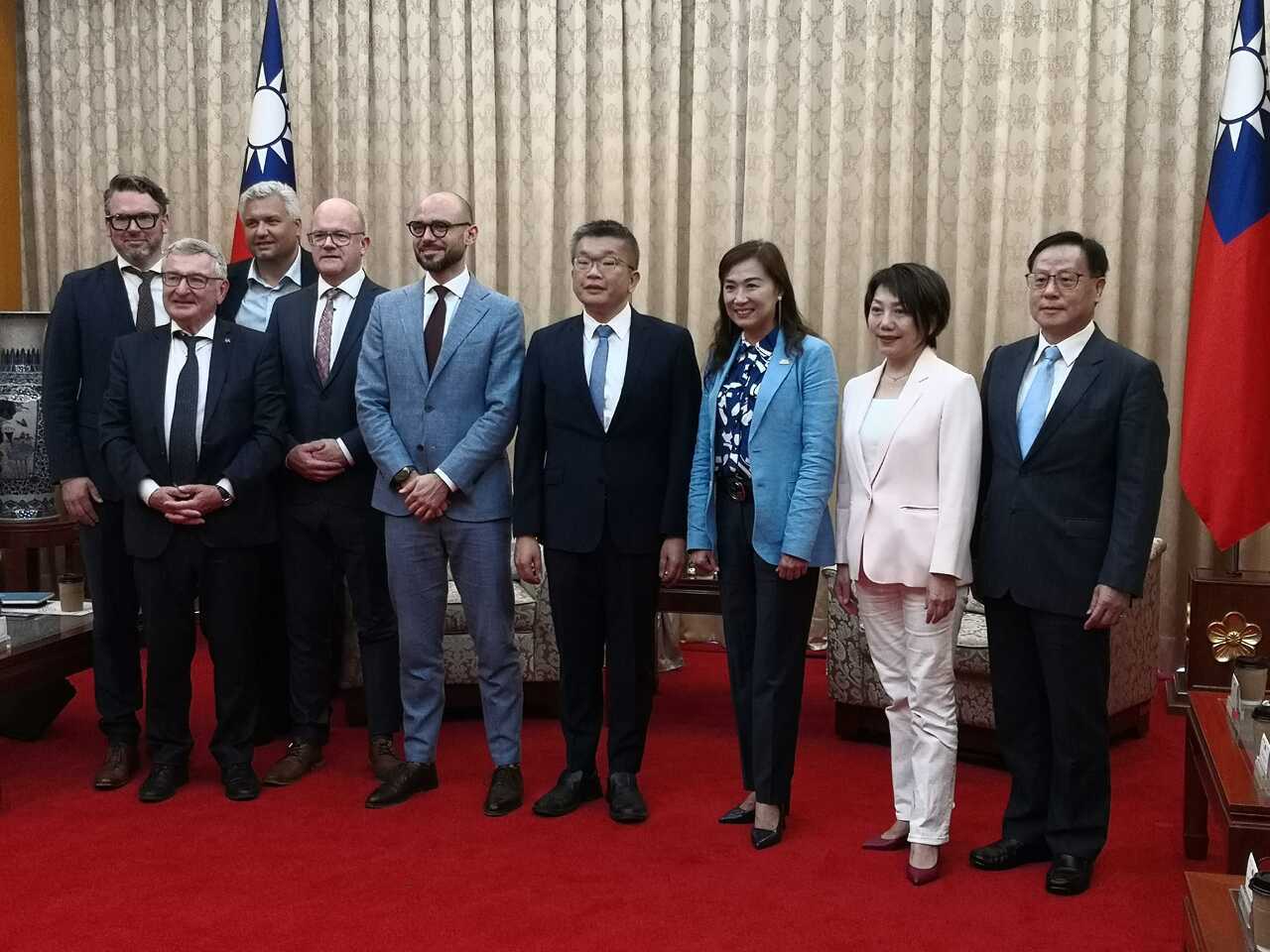 El Yuan Legislativo recibe a una delegación de diputados belgas