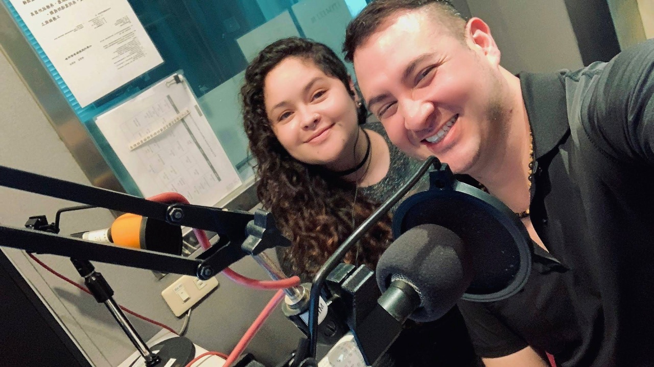 65. Charlando con Alejandra: Inder Ramirez