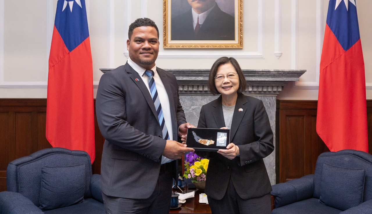 Tsai Ing-wen recibe al ministro de Exteriores de Tuvalu Simon Kofe
