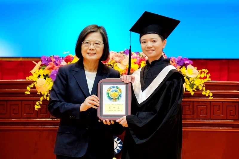 Tsai Ing-wen preside la graduación del curso 2023 de la Universidad Central de la Policía