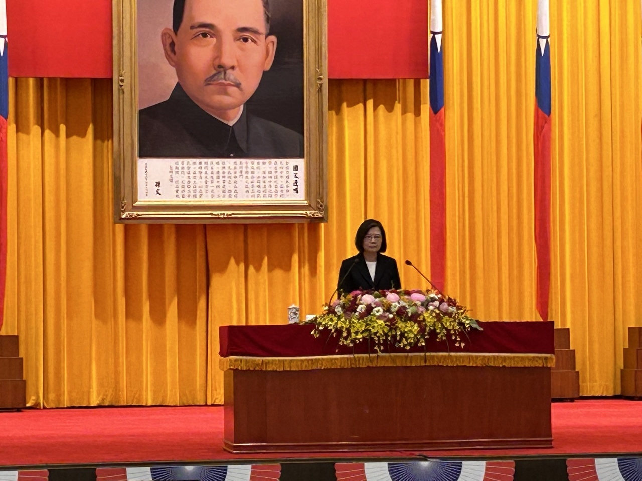 Tsai Ing-wen preside la ceremonia de graduación conjunta de todas las academias militares