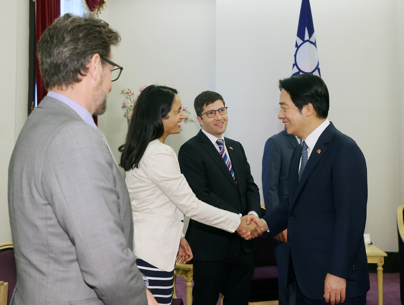 Vicepresidente Lai Ching-te recibe a delegación multipartidaria canadiense