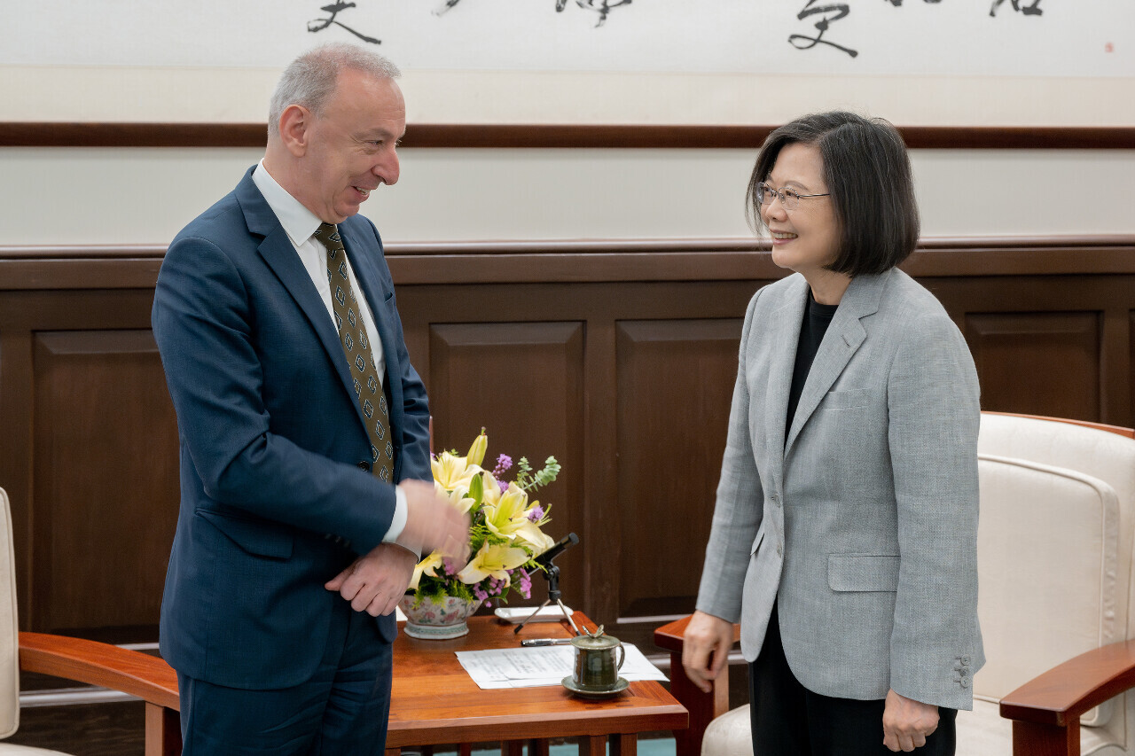 Tsai Ing-wen agradece a representante de Francia en Taiwán y destaca la estrecha cooperación bilateral