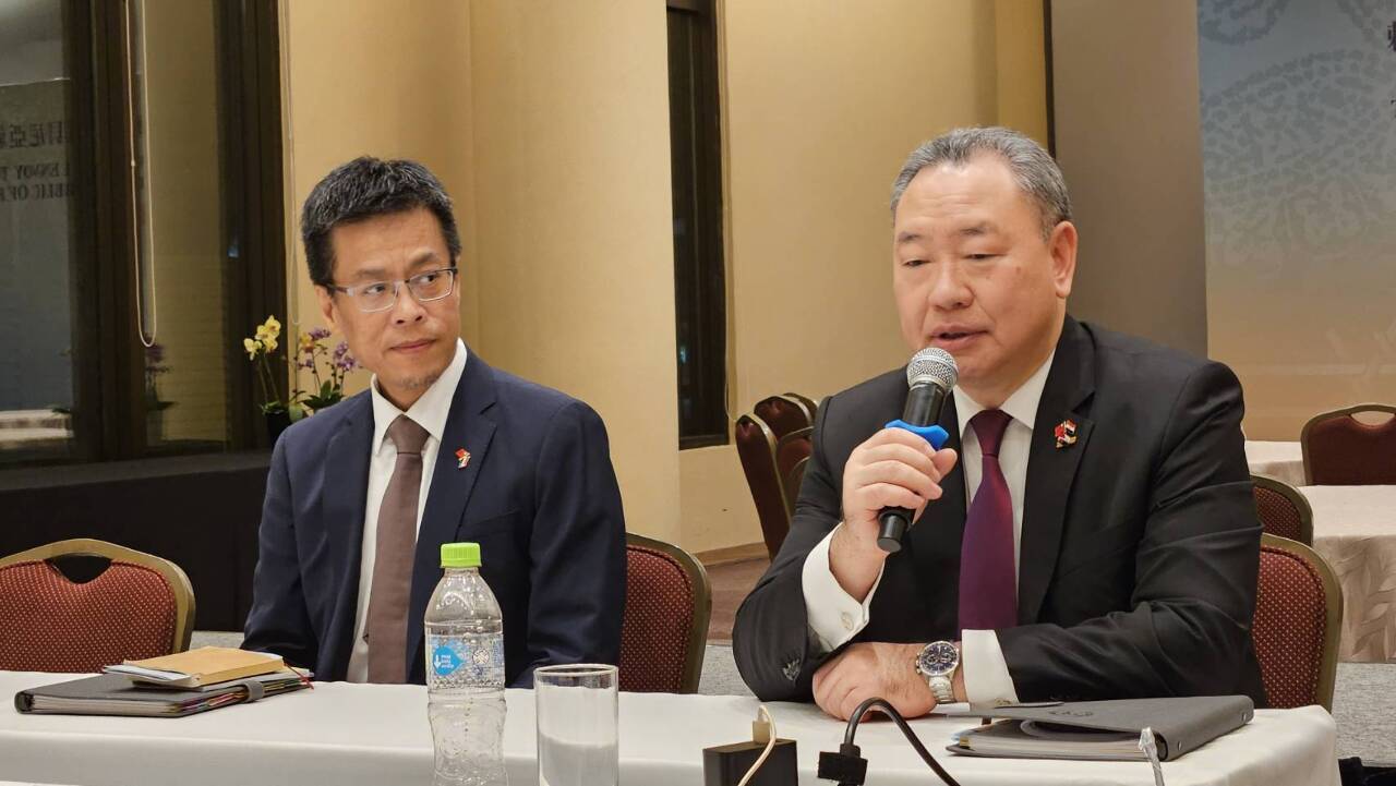 Lai Ching-te se reúne con Mario Abdo Benítez y el nuevo presidente de Paraguay Santiago Peña