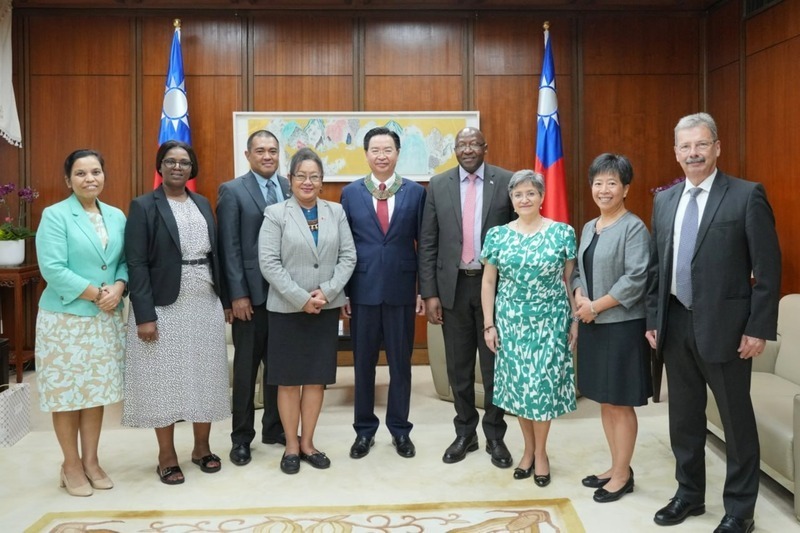Ministro de Exteriores Joseph Wu recibe a delegación de representantes permanentes de países aliados diplomáticos ante la ONU