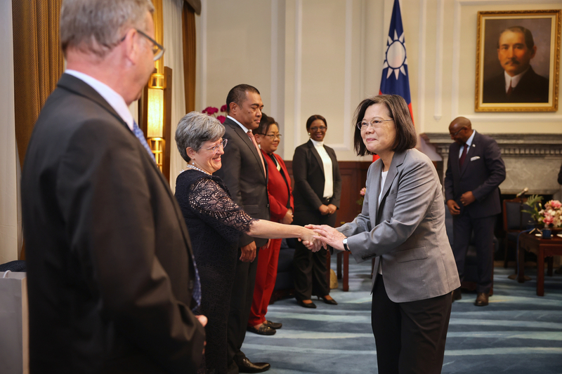 Tsai Ing-wen recibe a representantes de países aliados ante la ONU