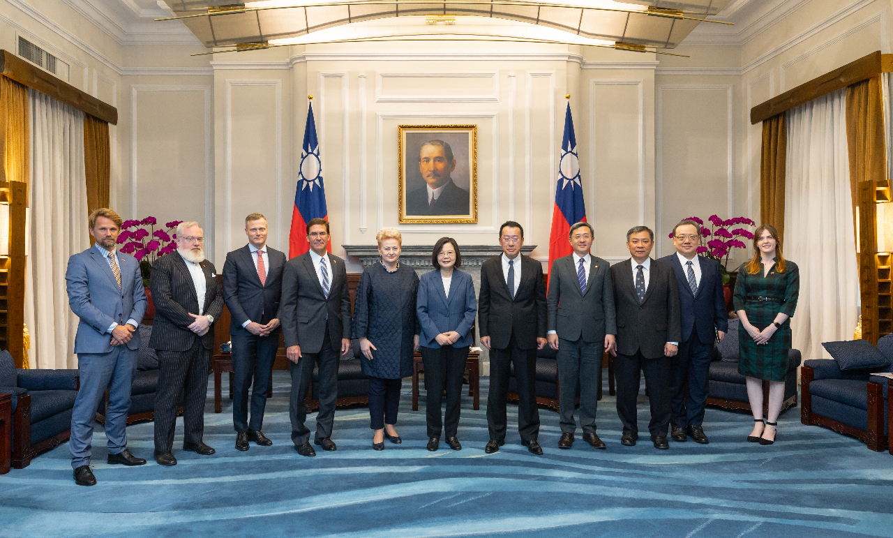 Tsai Ing-wen aboga por impulsar la cooperación económica con EEUU y Europa