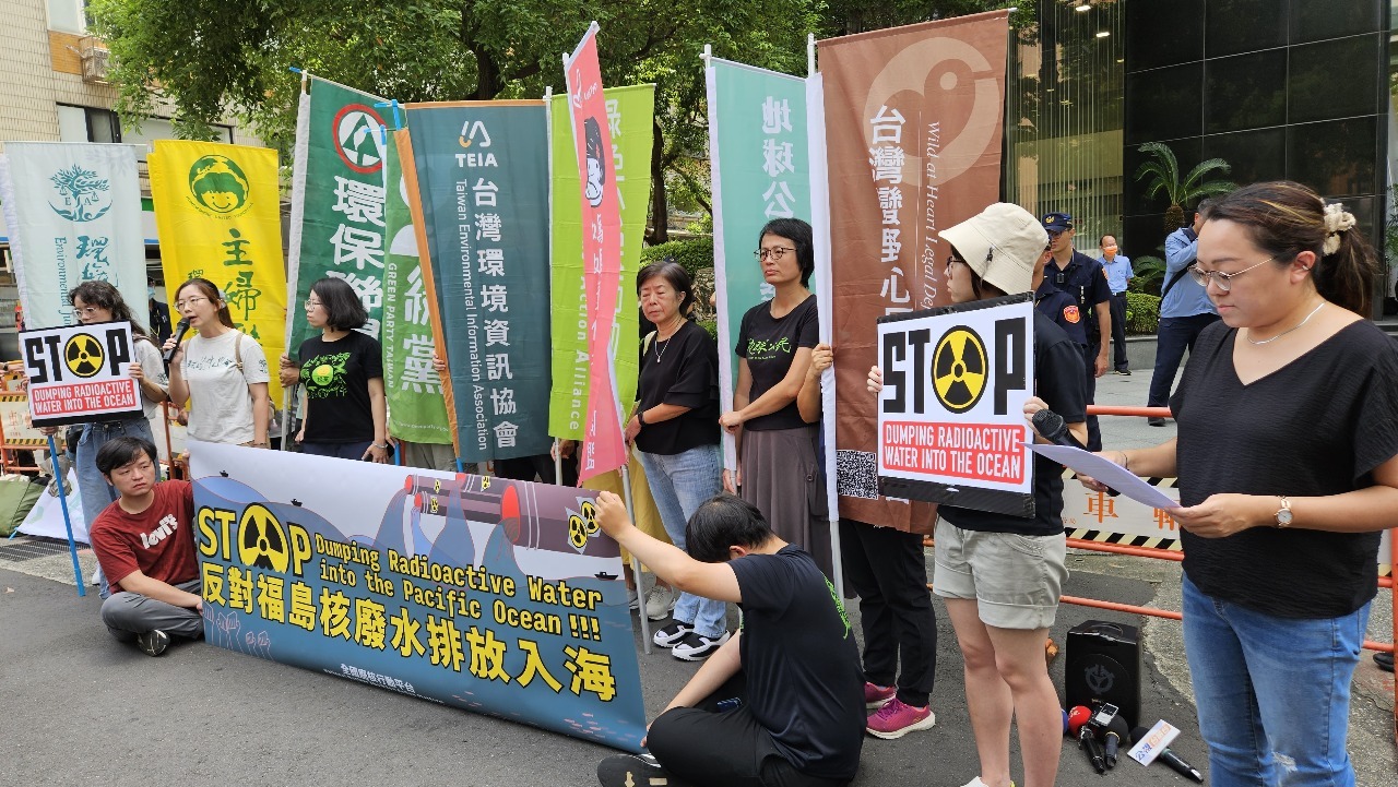 Grupos ecologistas taiwaneses protestan por el vertido de Fukushima y acusan a Japón de mentir
