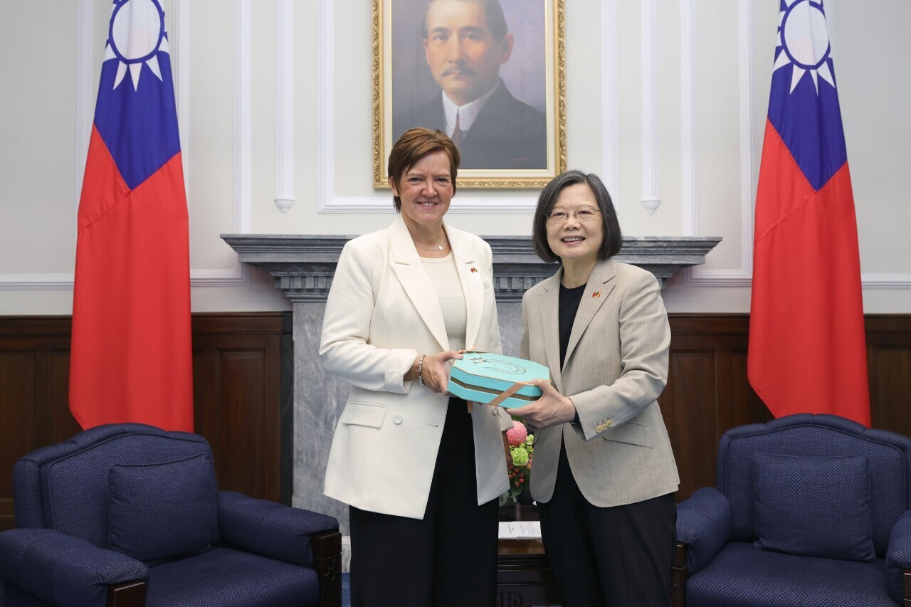 Tsai Ing-wen recibe a una delegación del comité de exteriores del parlamento belga