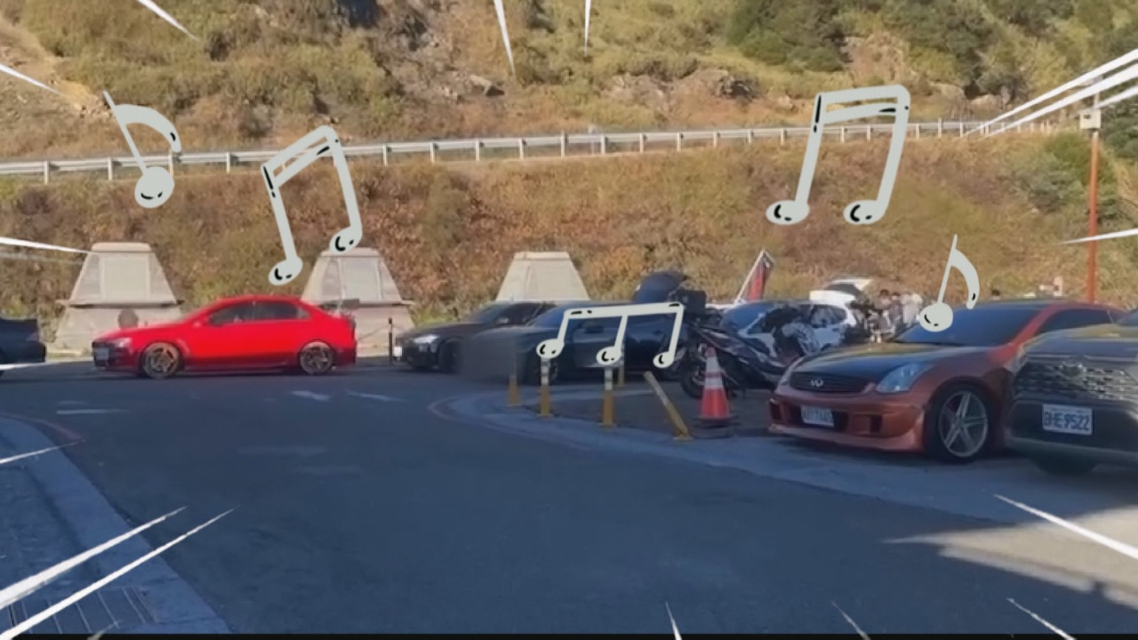Música electrónica en el estacionamiento de la montaña Hehuan