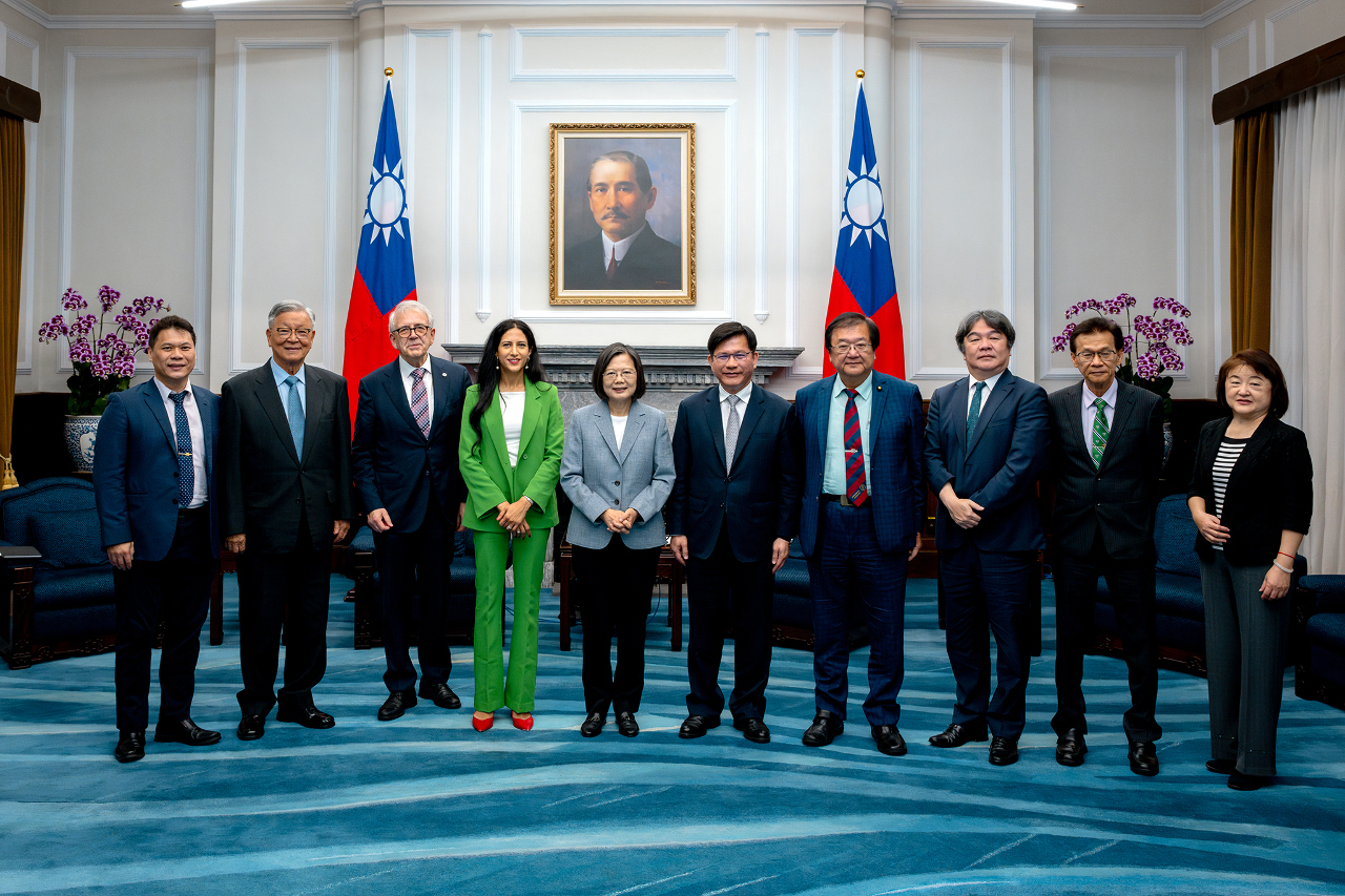 Tsai Ing-wen recibe a la Asociación Mundial de Médicos