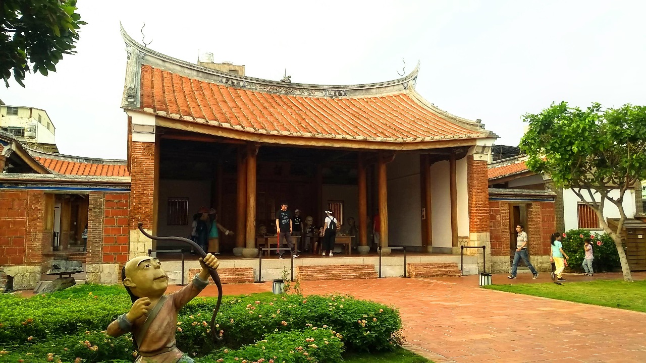 101. La Academia Fengyi