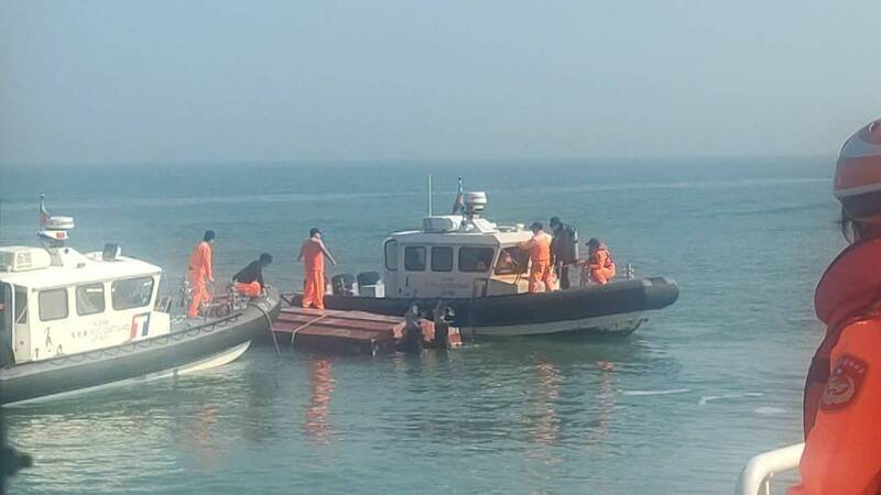 Una embarcación china no registrada vuelca en Kinmen resultando en la muerte de dos de los tripulantes