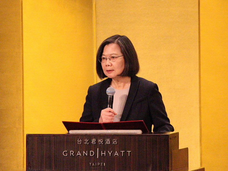 Tsai Ing-wen asiste a las celebraciones por el cumpleaños del emperador Naruhito en el hotel Hyatt de Taipéi