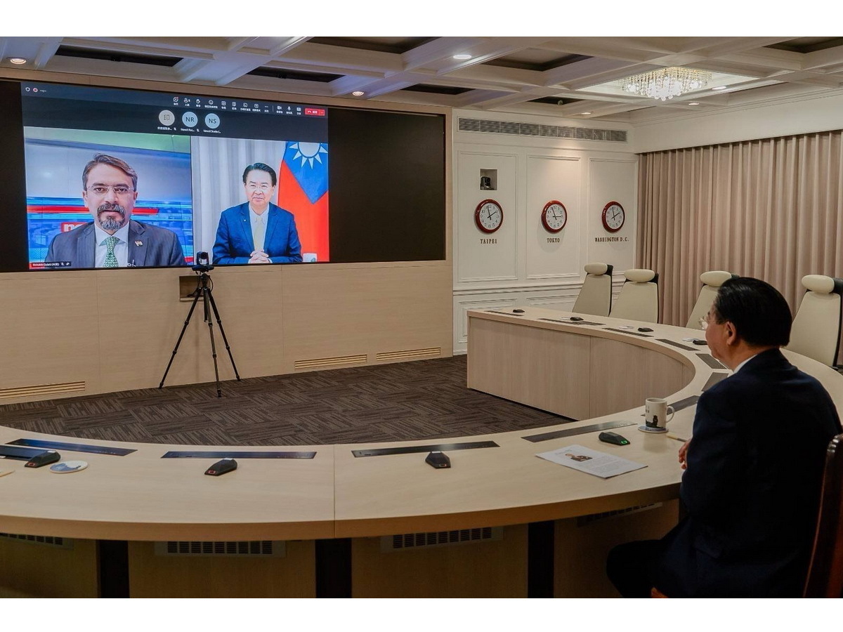 Joseph Wu defiende la necesidad de Taiwán de invitar a trabajadores indios para solucionar su escasez de mano de obra