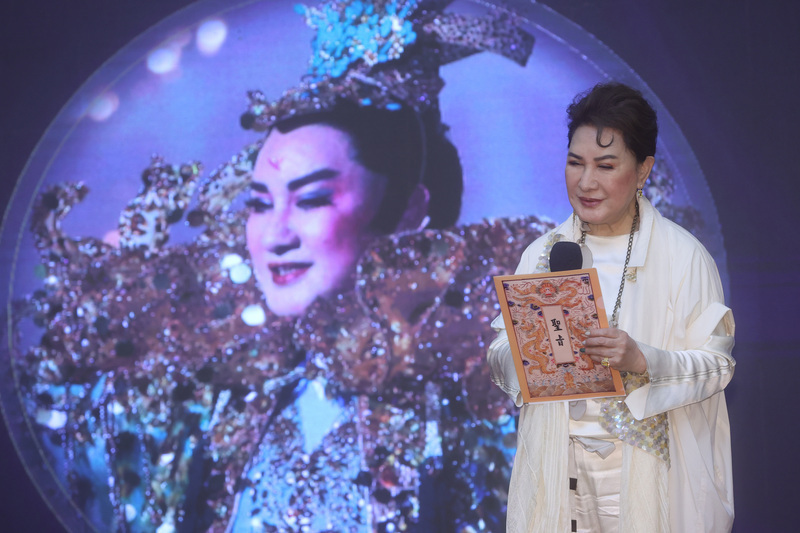 Promotoras del chino taiwanés reciben premio por contribución de vida