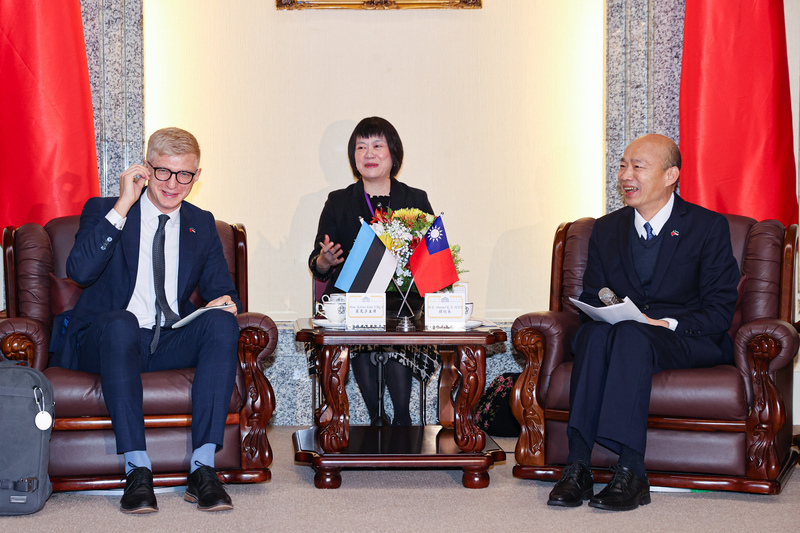 Han Kuo-yu recibe a una delegación del parlamento de Estonia