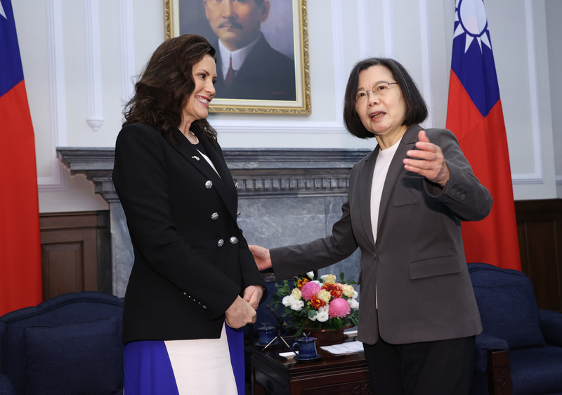 La gobernadora del estado de Michigan Gretchen Whitmer visita Taiwán para entablar una sólida cadena de suministro